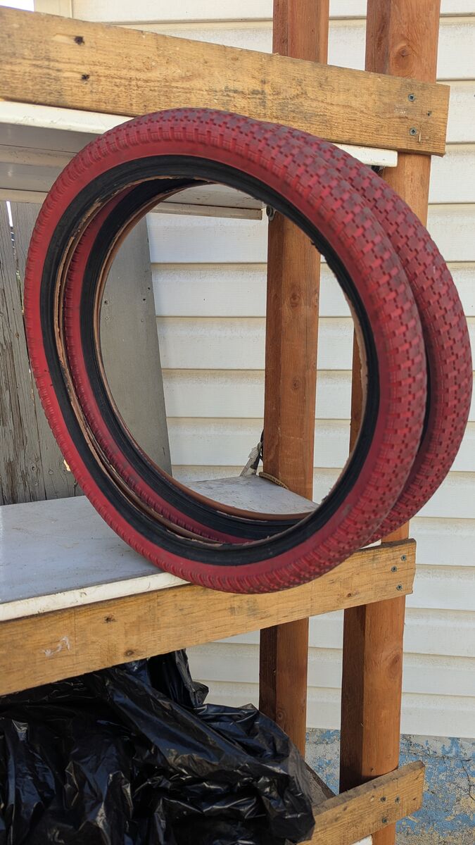 Bike tires 20x2.30 pair/bicycle/red/wheels