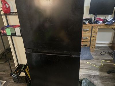 Vissani Refrigerator - Black