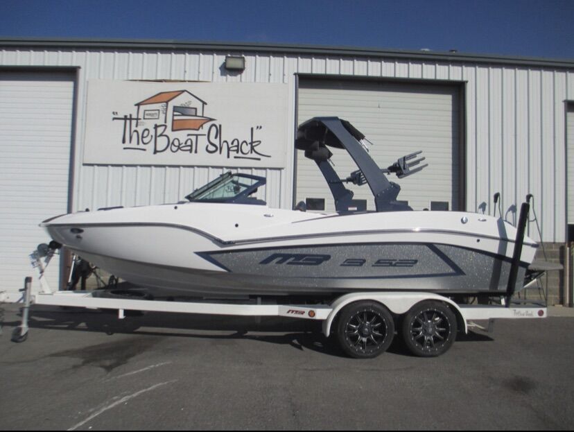 2021 MB B52 Alpha 23'