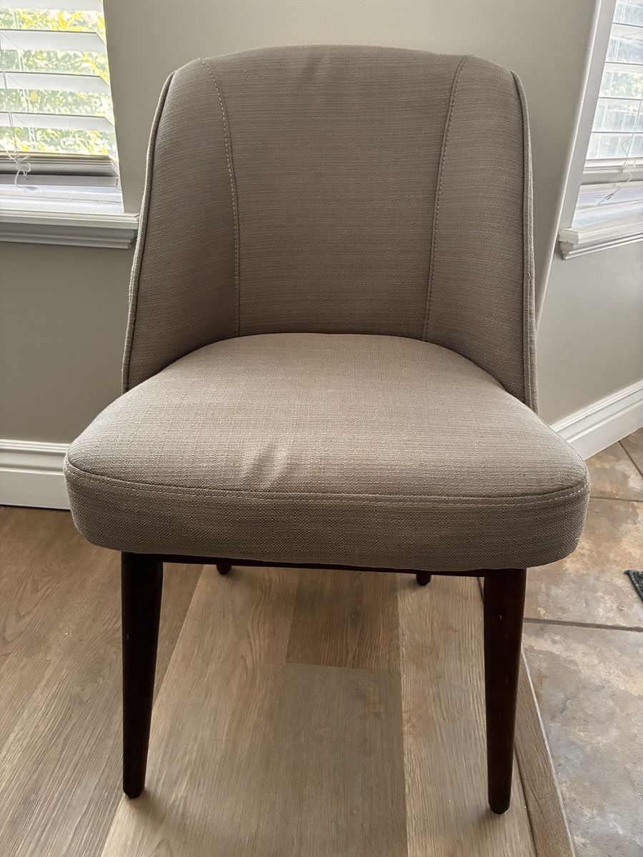 MODERN MID CENTURY UPHOLSTERED ACCENT CHAIR