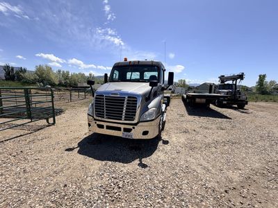 Freightliner Semi Truck Tractor