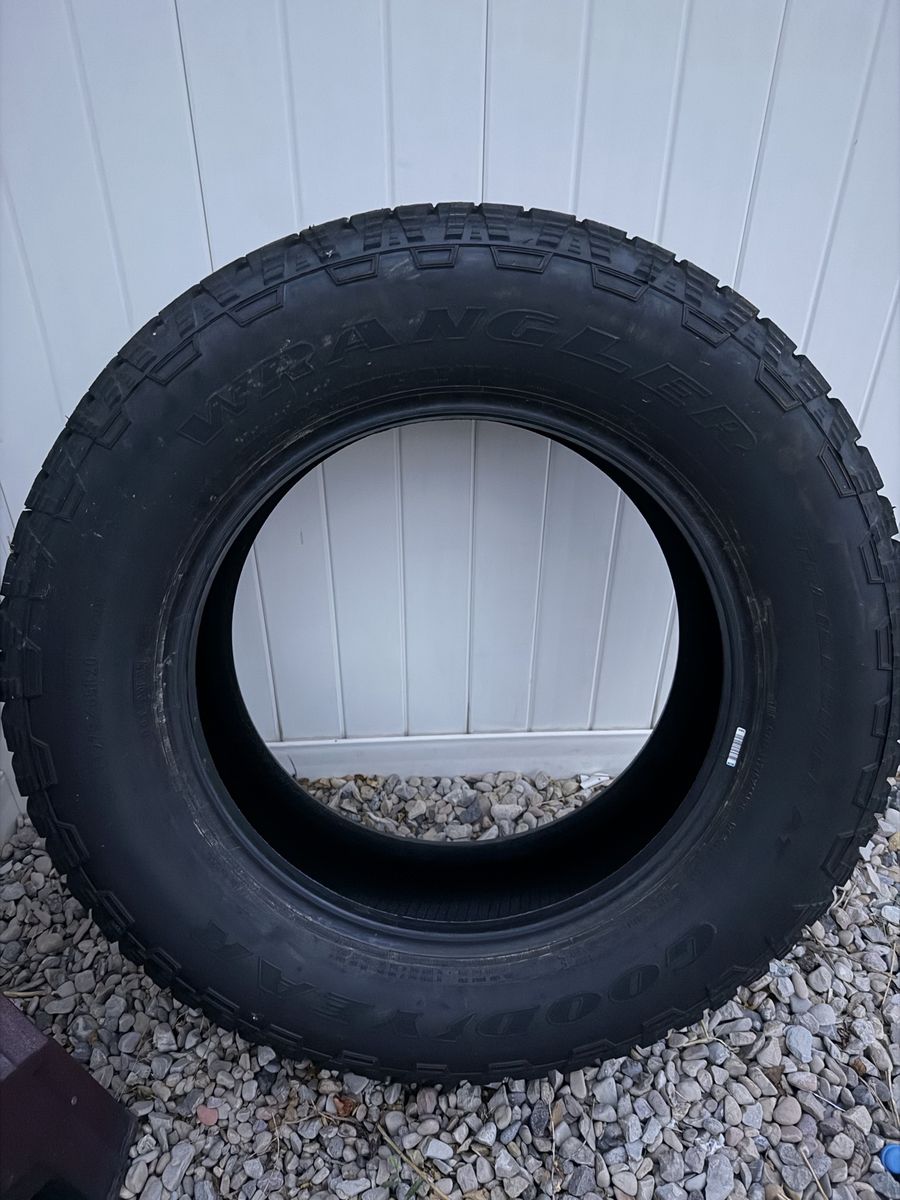 Goodyear Wrangler All-Terrain SUV/Truck Tire