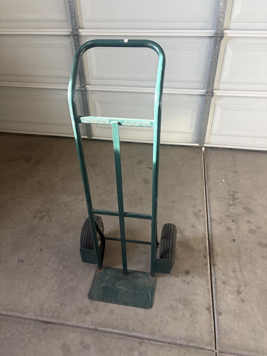 Moving dolly