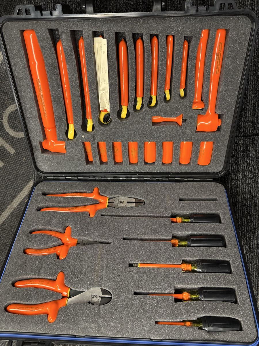 Klein Tools Insulated Hand Tool Set VDE 1000V 39-Piece Electrician's Kit in Hard Case