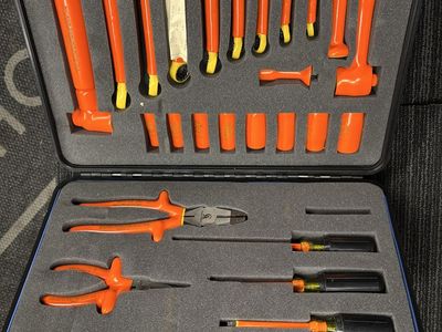Klein Tools Insulated Hand Tool Set VDE 1000V 39-Piece Electrician's Kit in Hard Case