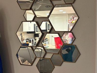 Decorative Hexagon Wall Mirror Set - Gold Frame, Modern Accent for Any Room