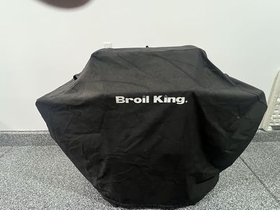Broil King Baron 4-Burner natured Gas Grill with Cover