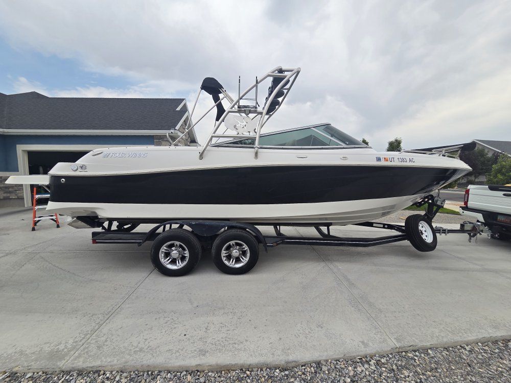2003 Four Winns 260 Horizon 