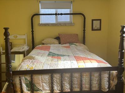 Vintage Dark Wood Spool Queen Size Poster Bed Frame Headboard Footboard Rails