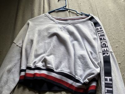 Tommy Hilfiger Gray Cropped Sweatshirt Size Small S/P