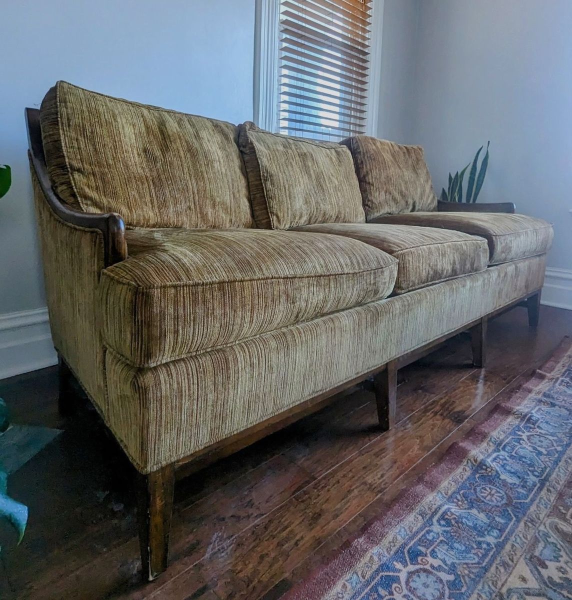 Vintage Mid-Century tuxedo Sofa - Tufted Velvet in Olive Green, Wood Frame, 3-Seater Couch