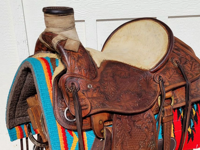 16" Wade Saddle + Wool Pad