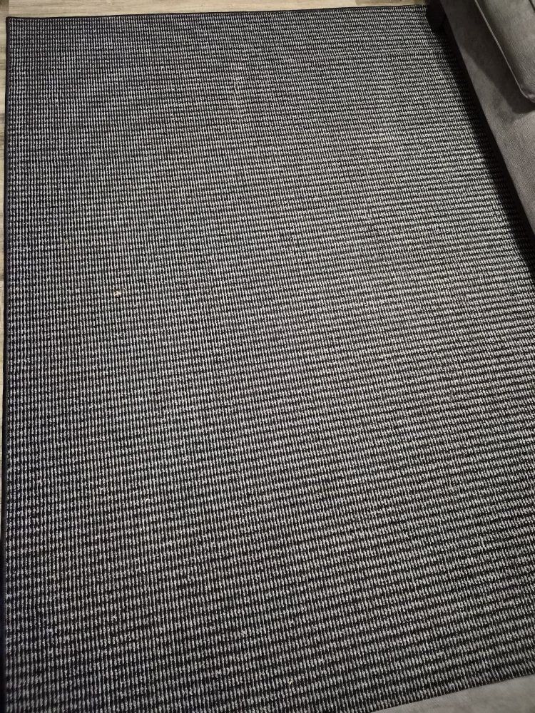 5 x 7 Gray & Black Striped Area Rug - Modern Woven Design, Excellent Condition
