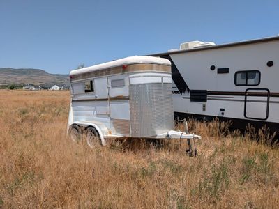 Used White Horse Trailer - Needs Cleaning