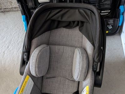 Clek Liing Infant Car Seat w/ 2nd Base