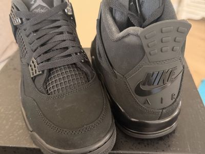 Air Jordan 4 retro black cat’s