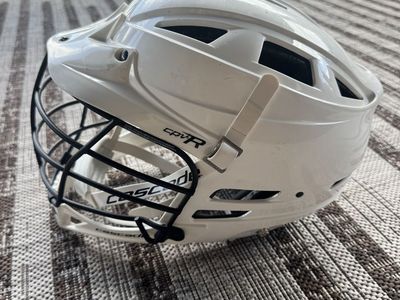 Cascade CPV-R Lacrosse Helmet – White – Medium (M) – Great Condition