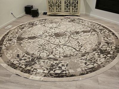 Large round area rug (145” diameter / about 12 ft)