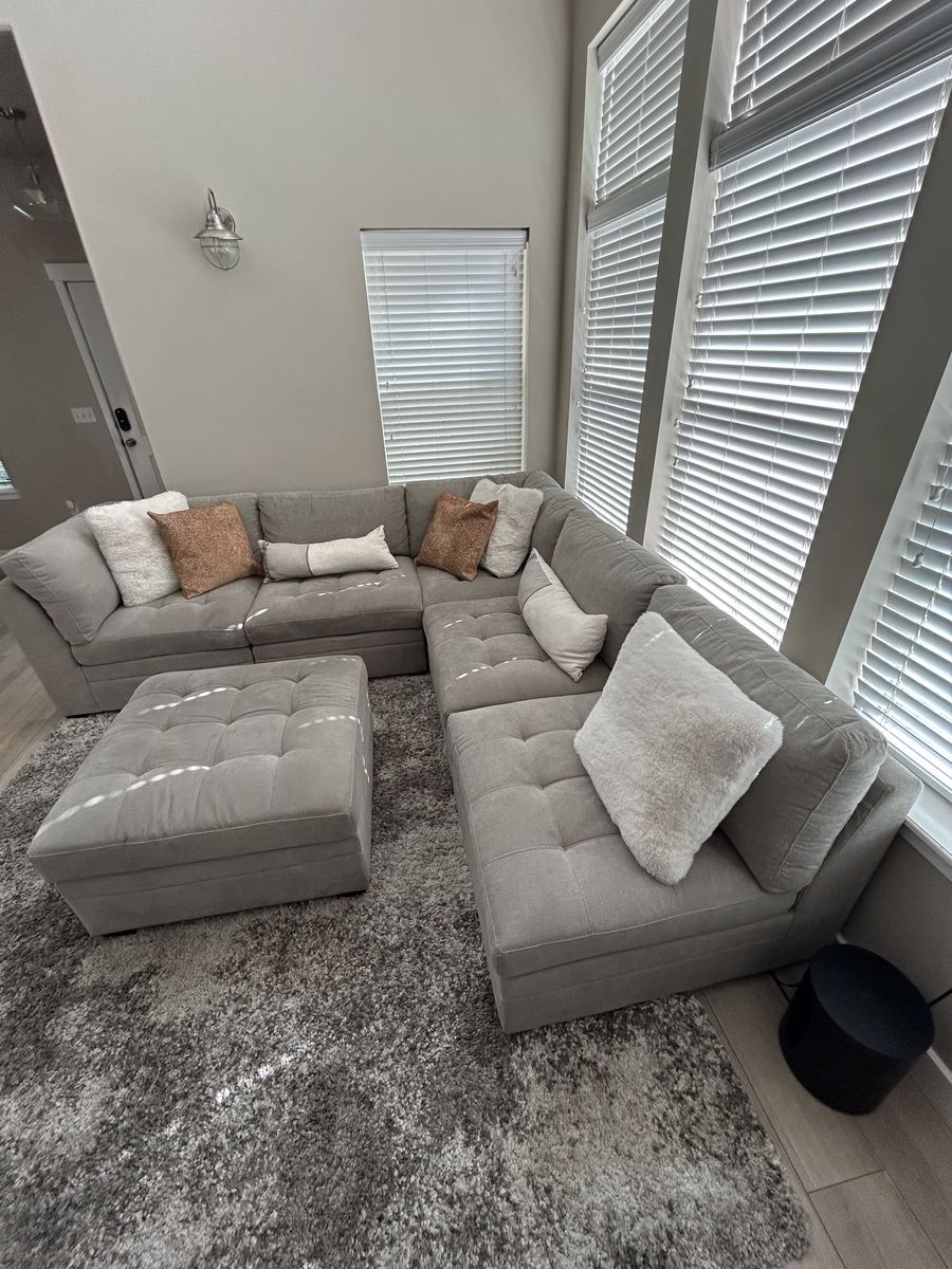 Costco Thomasville Lowell 6-Piece Fabric Modular Sectional - Excellent Condition!