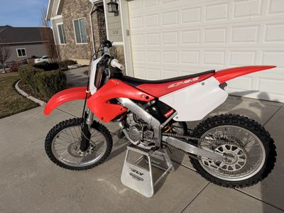 2001 CR 125