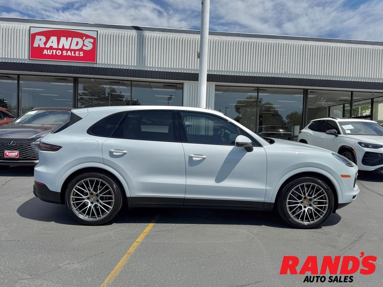 2023 Porsche Cayenne Platinum Edition