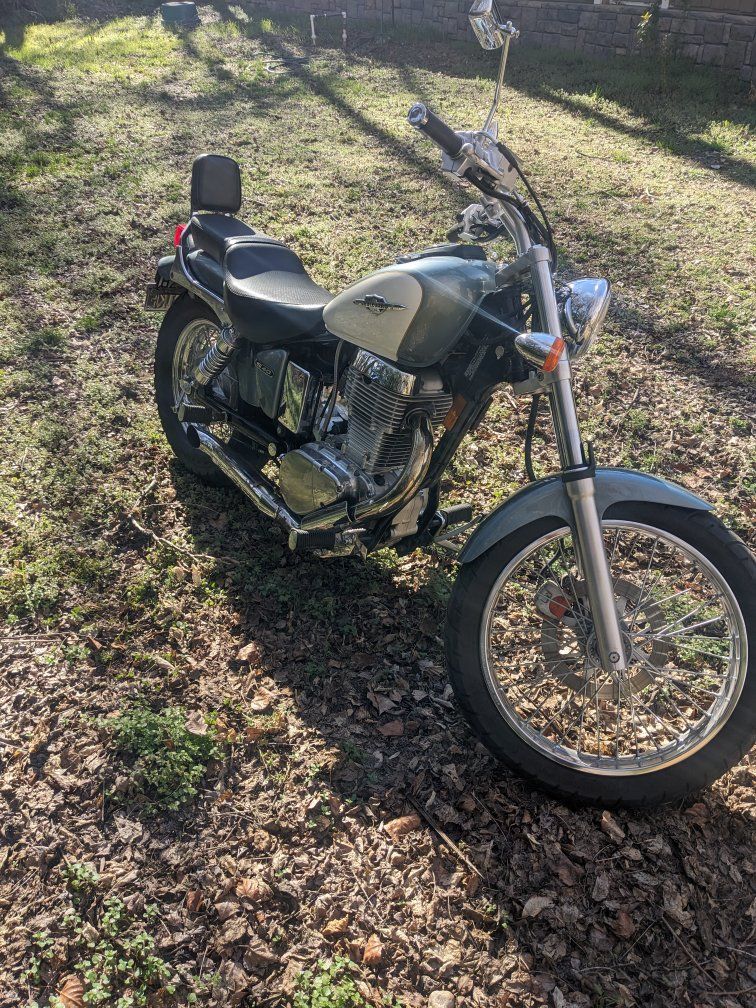 2011 Suzuki Boulevard s40