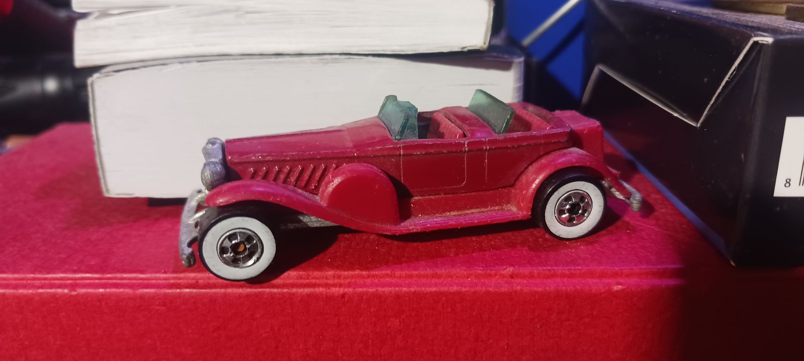 Rolls-Royce Keychain & toy car