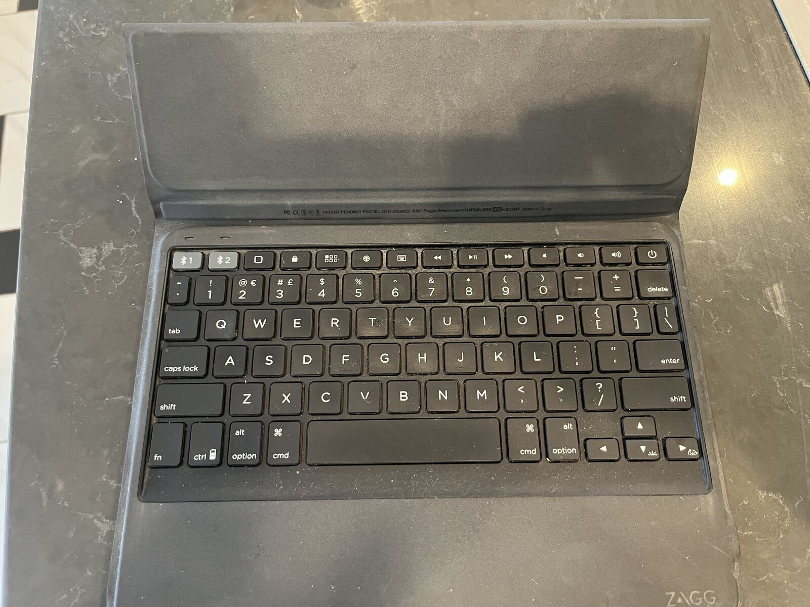 Zagg Messenger Folios