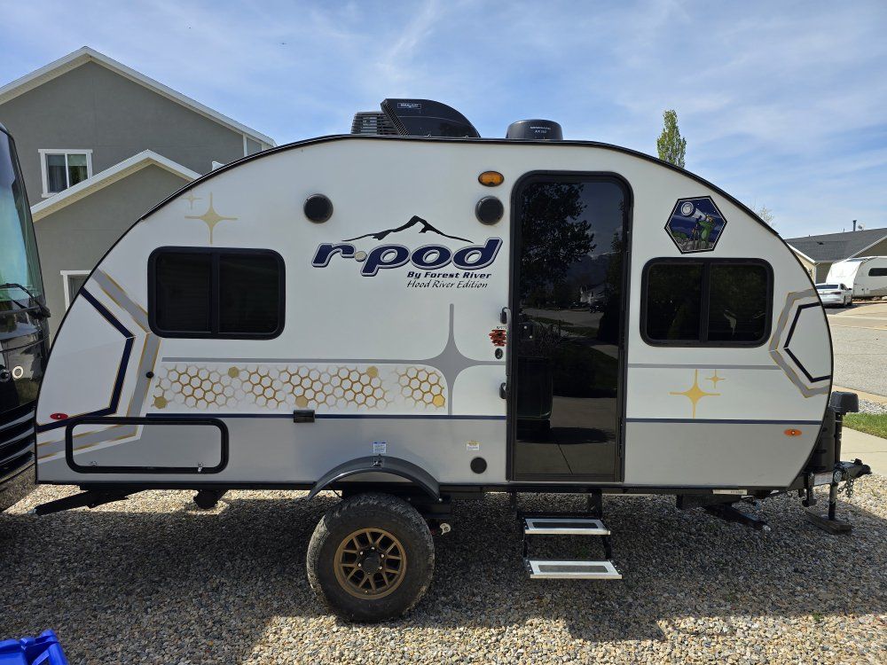 2023 R-pod 171 Hood river edition