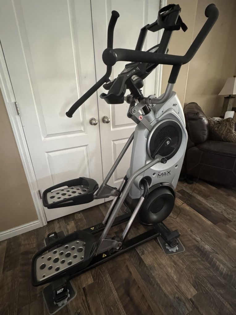 BowFlex M7 Max Trainer Elliptical