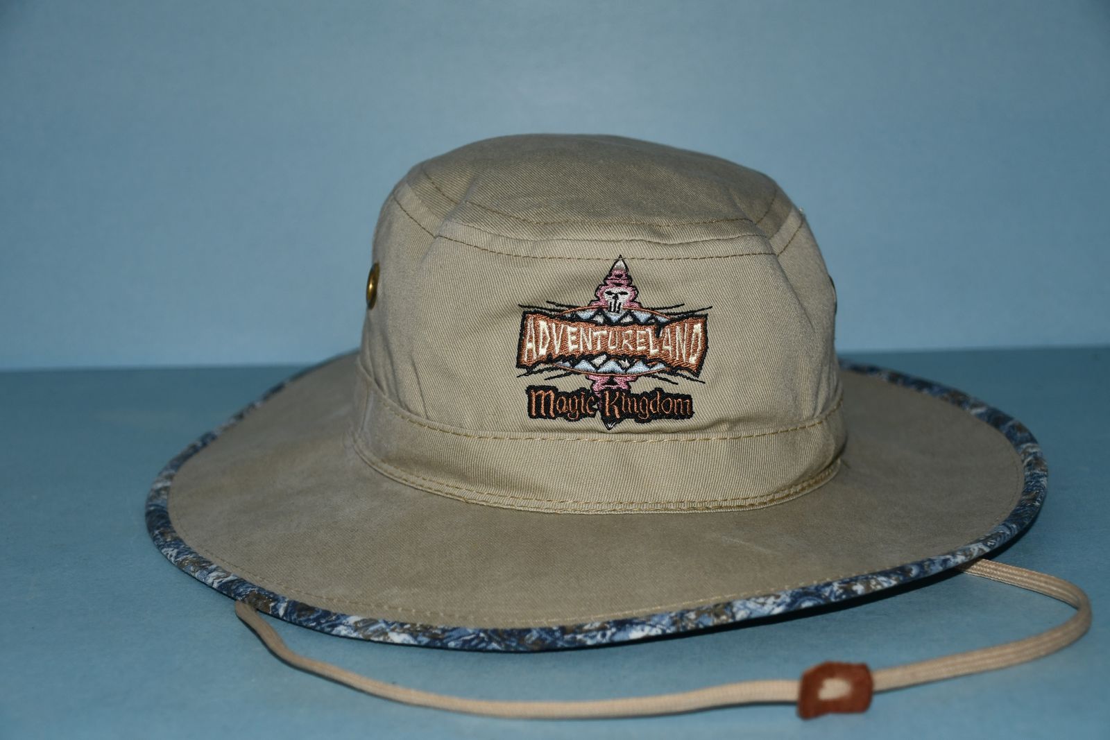 MEN'S "DISNEY WORLD" HAT ~ ADVENTURELAND ~ VENTILATED ~ ONE SIZE ~ 3" BRIM ~ MAGIC KINGDOM ~ CLEAN!