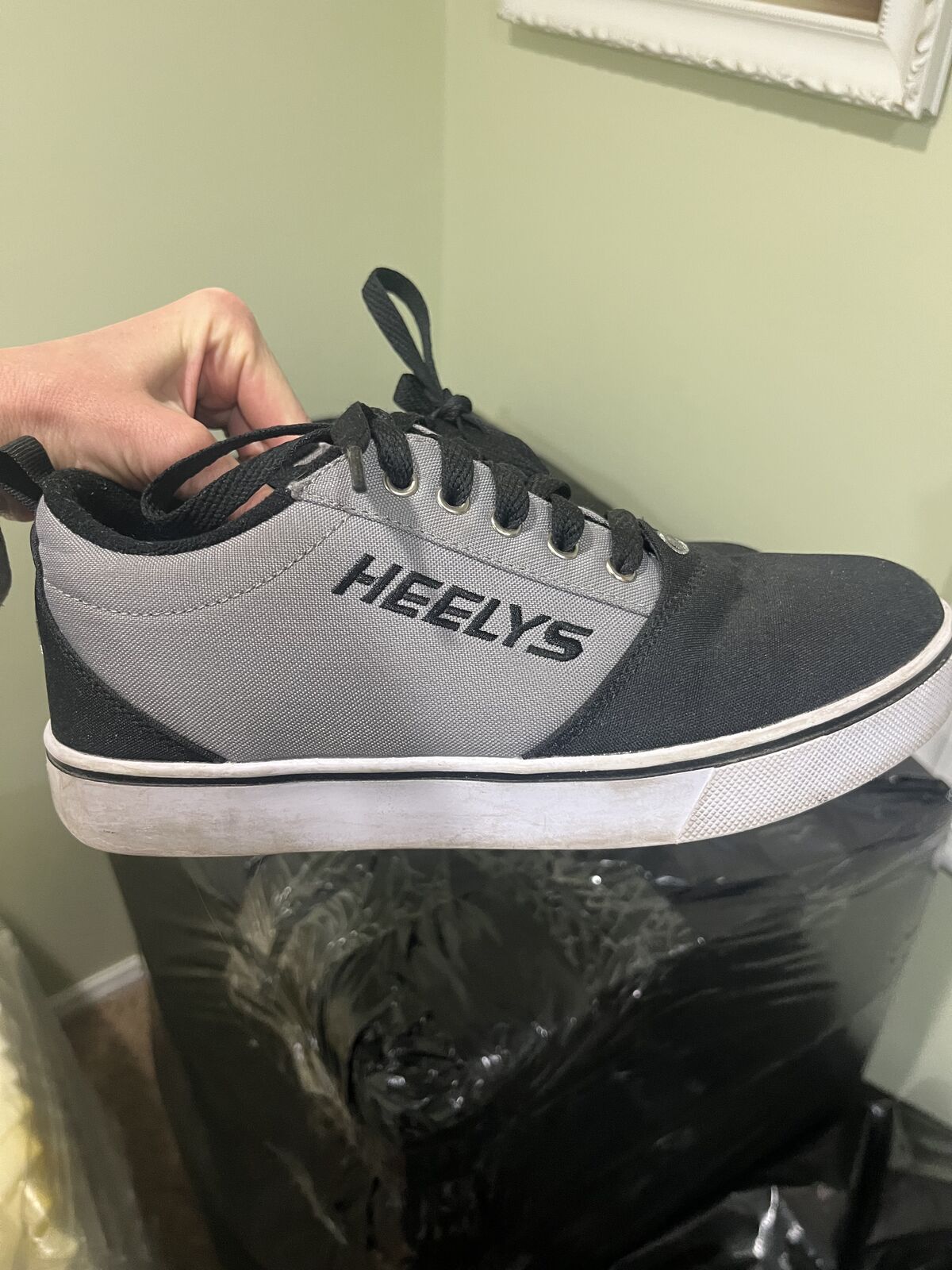 Heelys shoe size 7 big kids