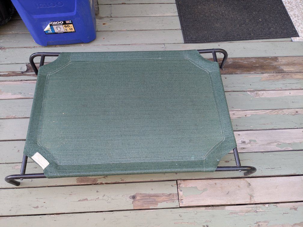 Large dog bed platform