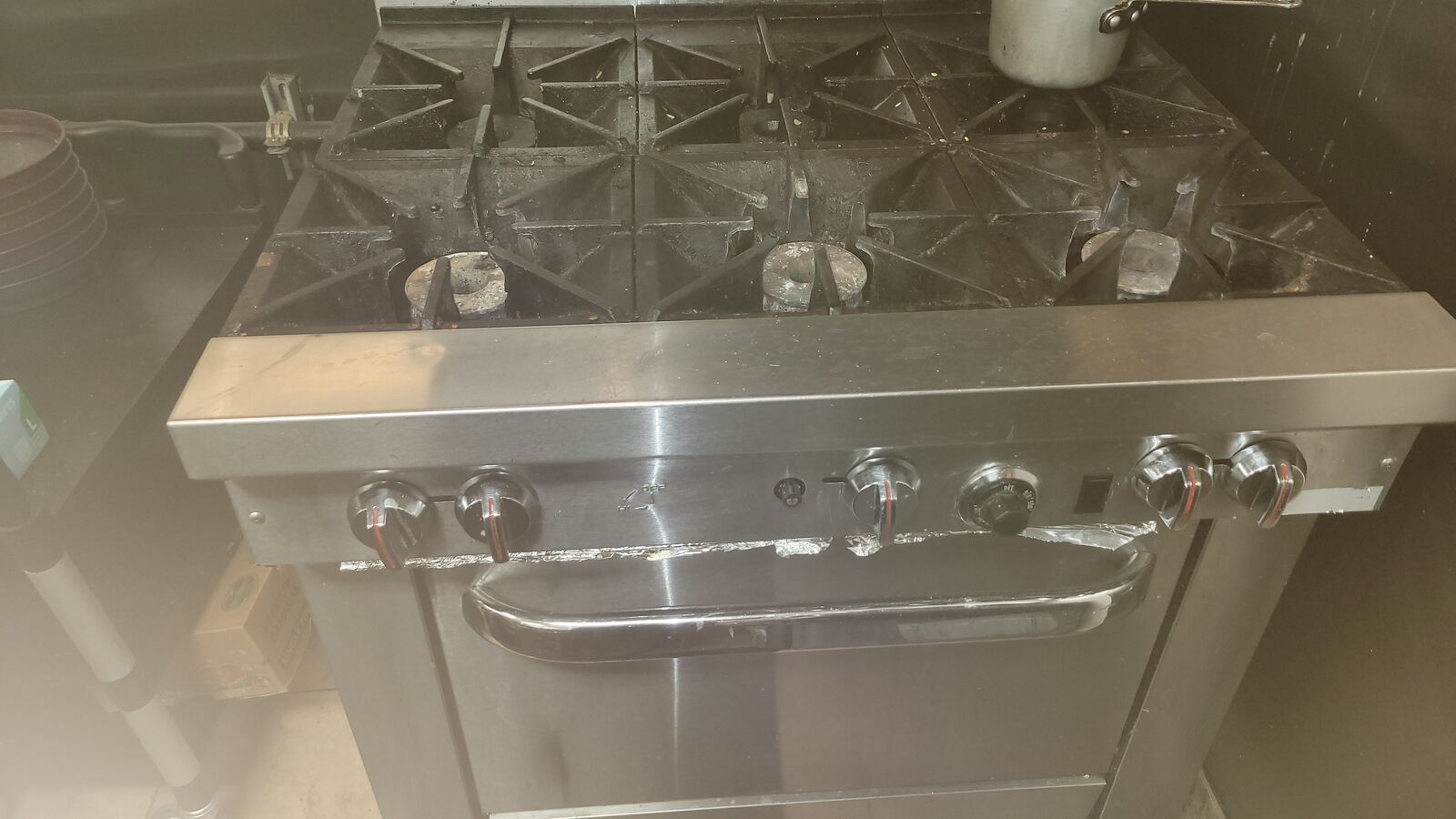 Commercial gas range