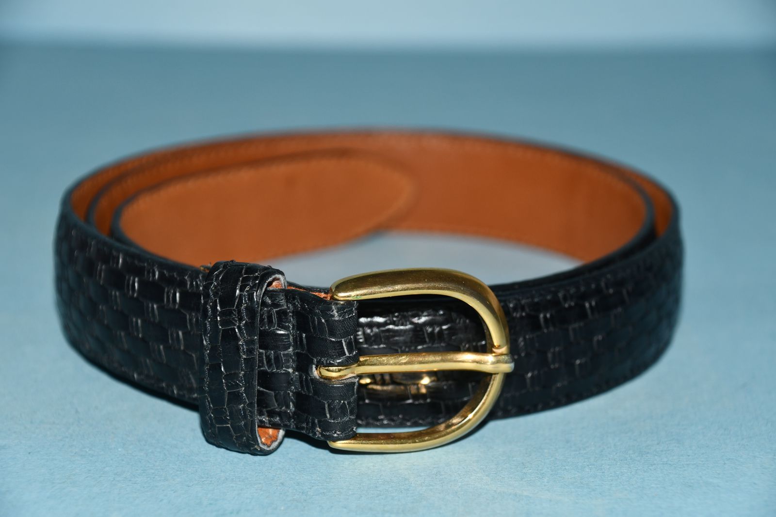 MEN'S "COLE HAAN" BLACK LEATHER BELT ~ SIZE 38 ~ SOLID BRASS BUCKLE ~ MADE IN ITALY ~ BELT WIDTH 38"