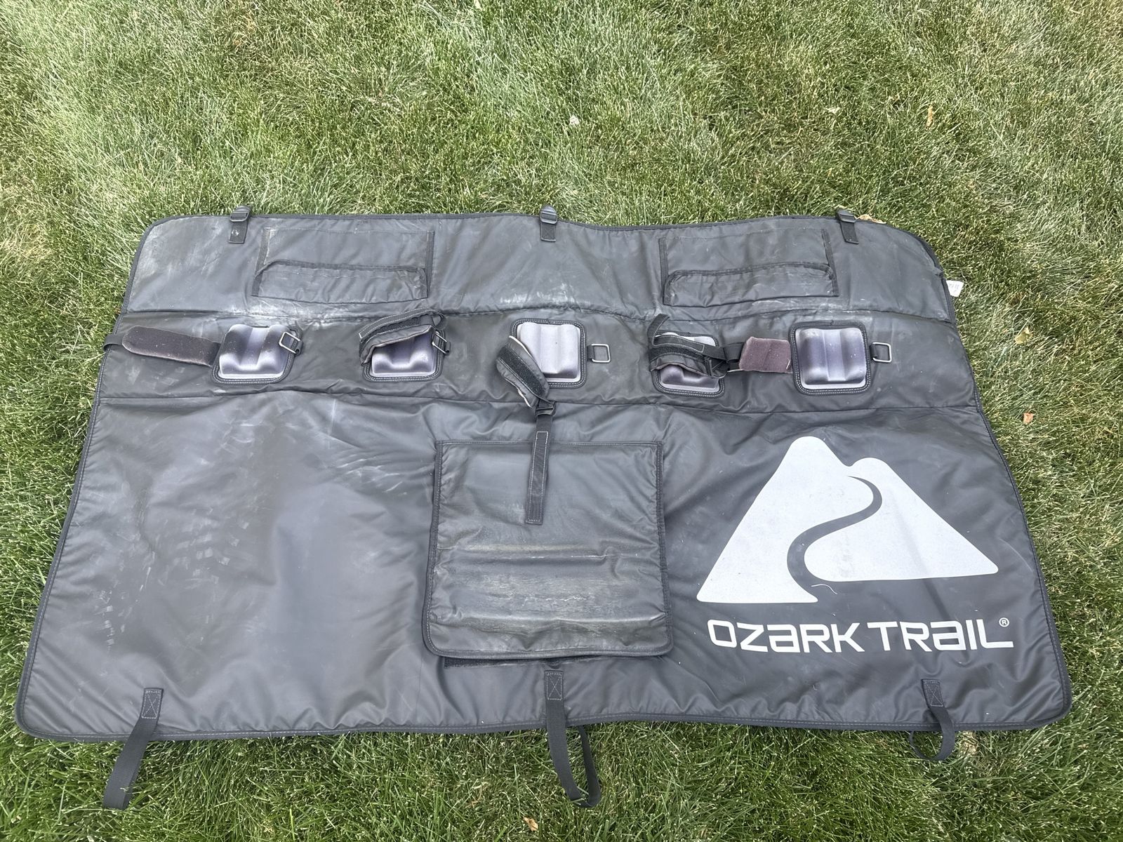 Ozark Trail Truck Bed Tailgate Pad for Mountain Bikes - Holds 5 Bikes, Black