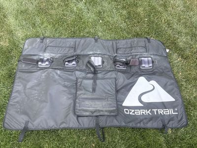Ozark Trail Truck Bed Tailgate Pad for Mountain Bikes - Holds 5 Bikes, Black
