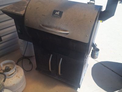 Gorilla Grills Silverback Pellet Grill Smoker