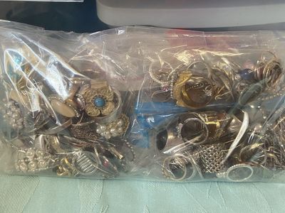 Costume Jewelry (Lot of 100 Rings) $100.00