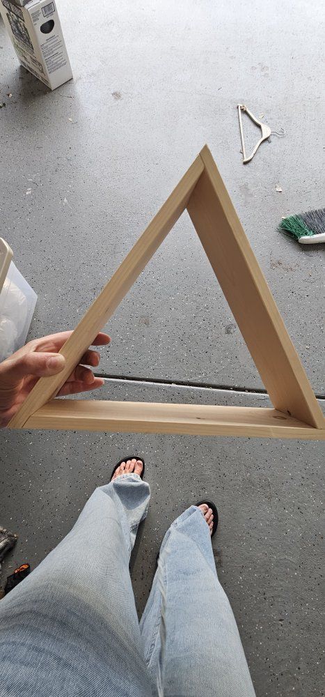 4 triangle shelves