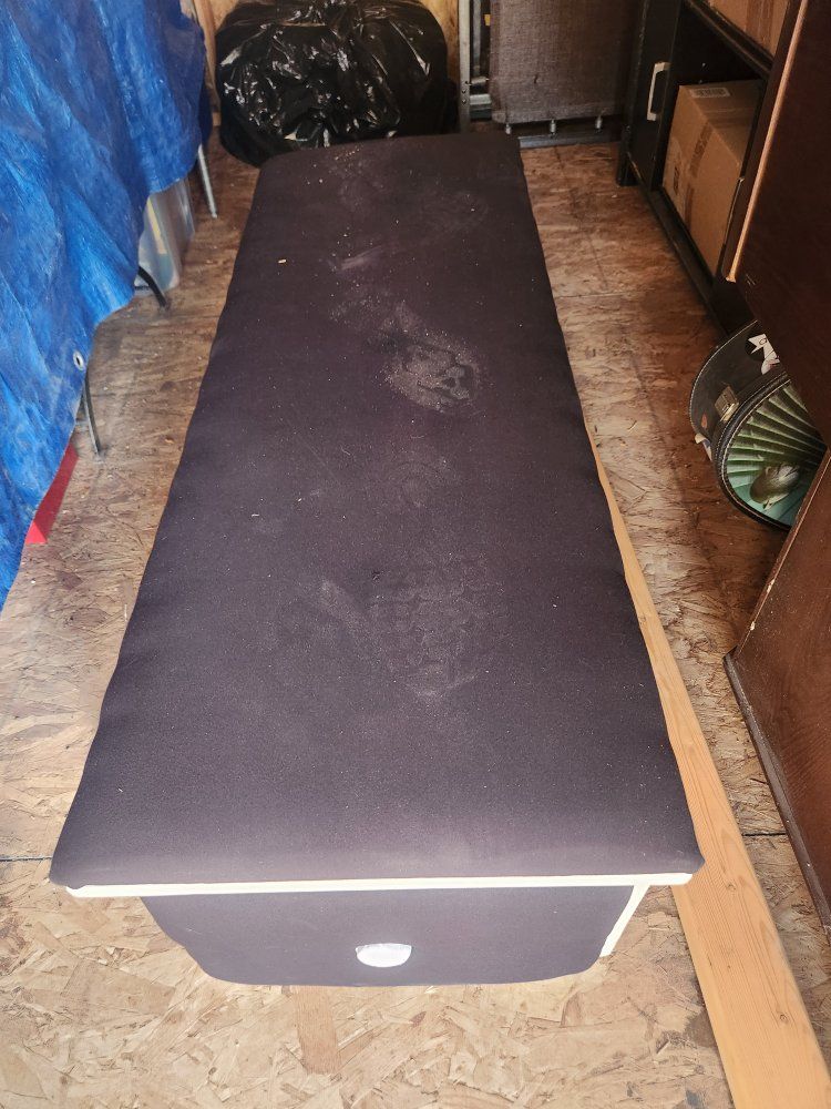Vintage Lane Cedar Storage Chest Bench with Upholstered Top