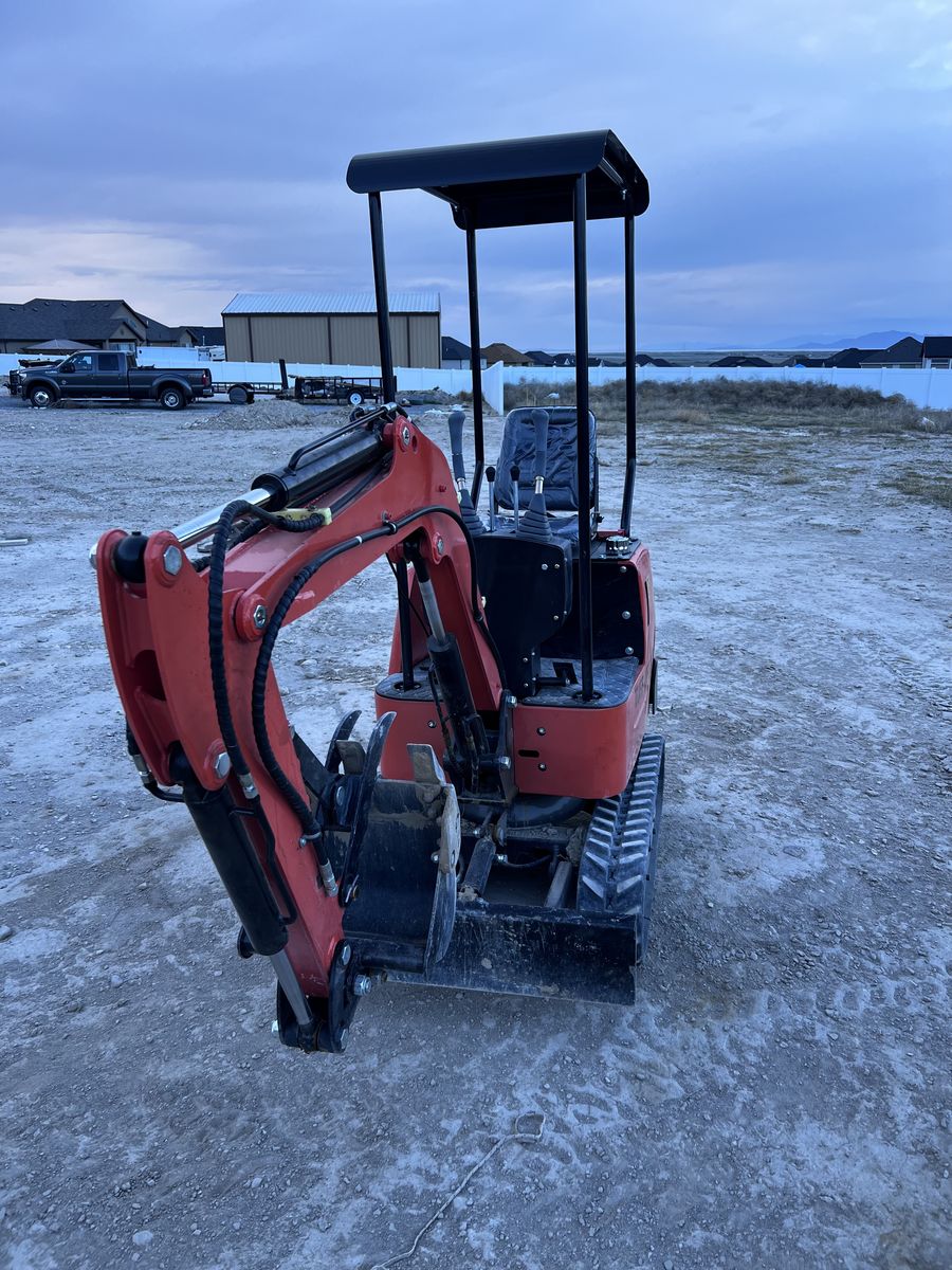 1‑Ton Mini Excavator for Rent – Only $175/Day!