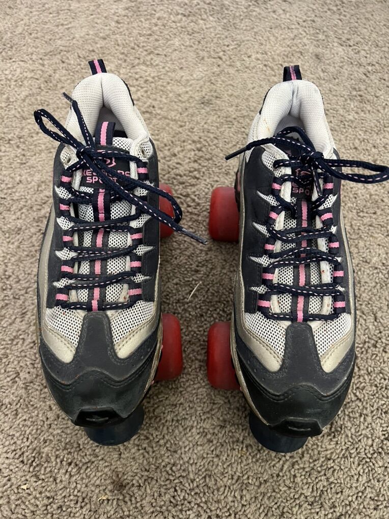 Vintage Womens Sketchers Roller Skates Size 9