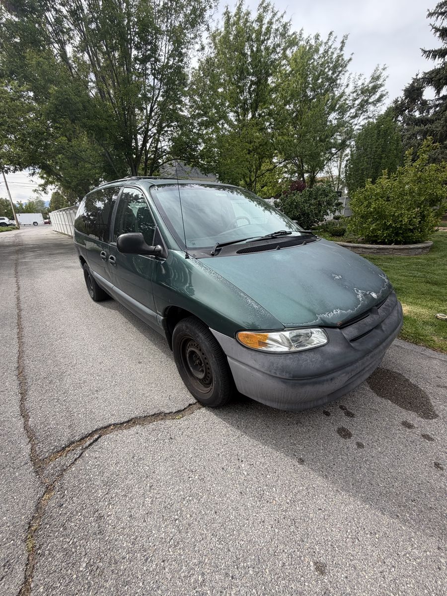 1996 DODGE GRAND CARAVAN SE