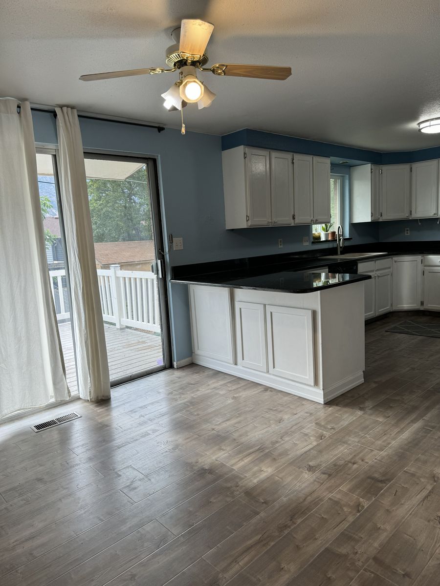 Main image 12