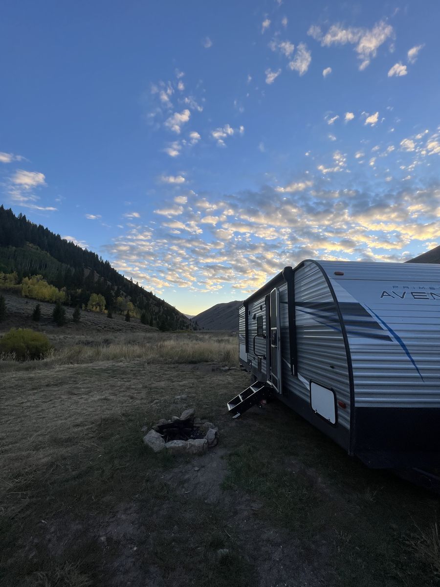 Primetime Avenger 2021 24BHS Travel Trailer