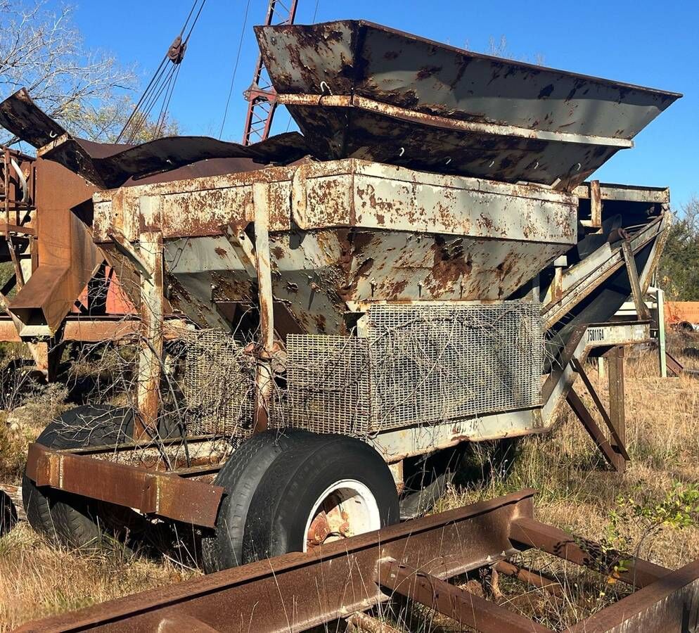Surge Bin with Conveyor Belt – Feed Hopper - 8 Ton Capacity for Asphalt, Gravel, or Mining