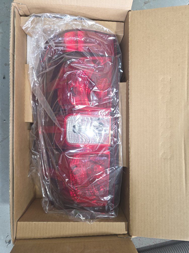 DEPO 335-1929R-AS Right Tail Light Assembly for Tahoe/Hybrid 07-10, Escalade 08-10 New