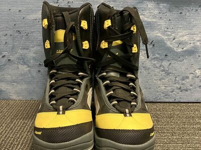 New Liquid Lace Up Size 6 Snowboard Boot