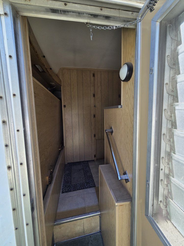 Main image 3